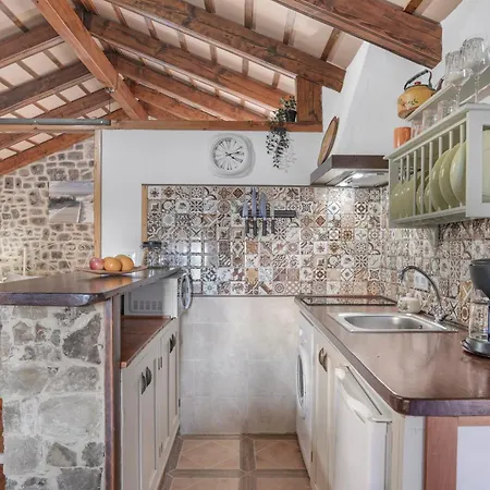 Casas Alfonso Y Laura