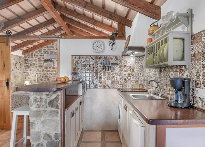 Casas Alfonso Y Laura