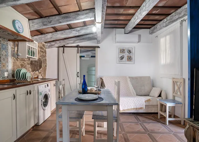 Casas Alfonso Y Laura *