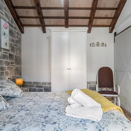 Casas Alfonso Y Laura